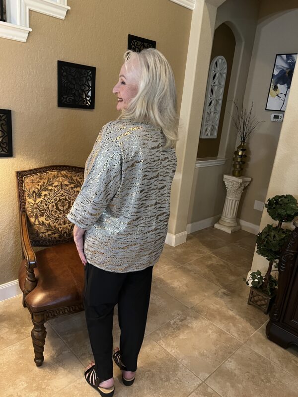 Gray Leopard Print V Neck Loose Fit T Shirt - Image 2